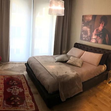 Suite La Castellana Torri Del Benaco Bagian luar foto