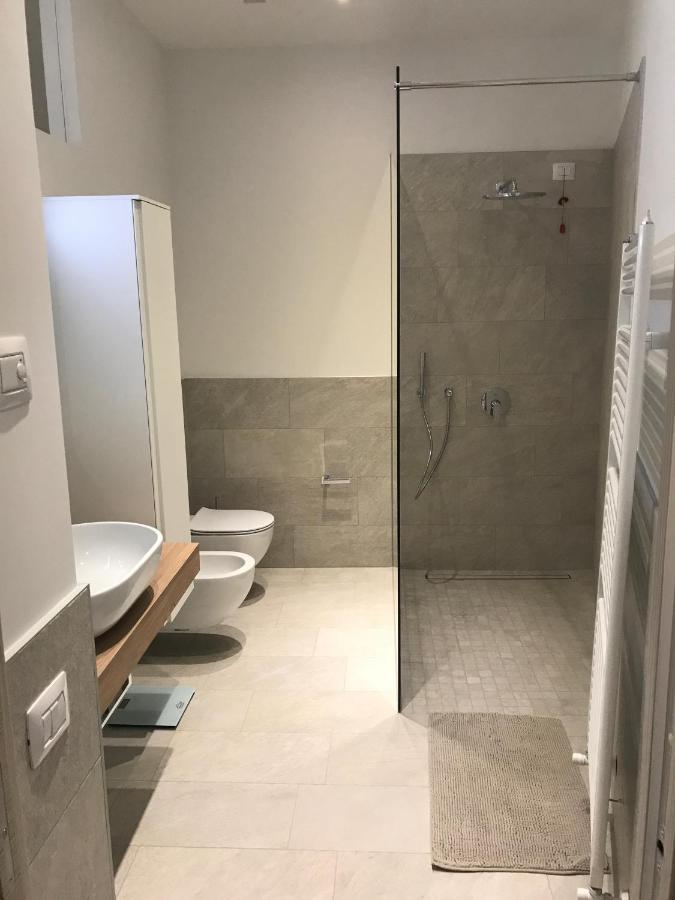 Suite La Castellana Torri Del Benaco Bagian luar foto