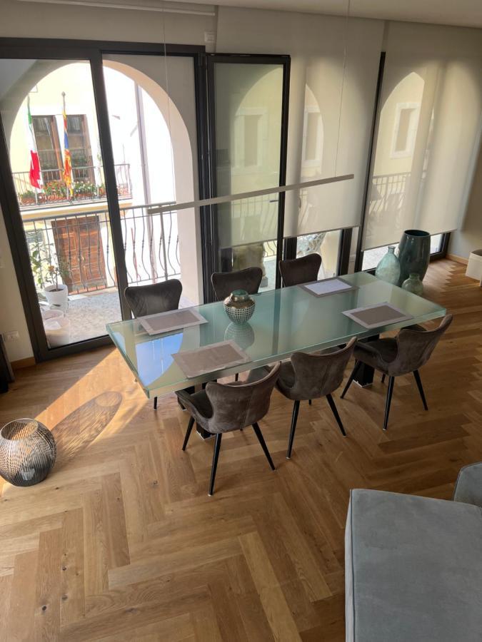 Suite La Castellana Torri Del Benaco Bagian luar foto