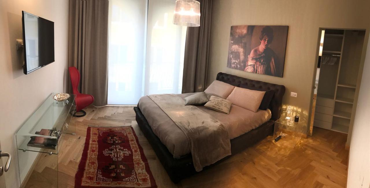 Suite La Castellana Torri Del Benaco Bagian luar foto