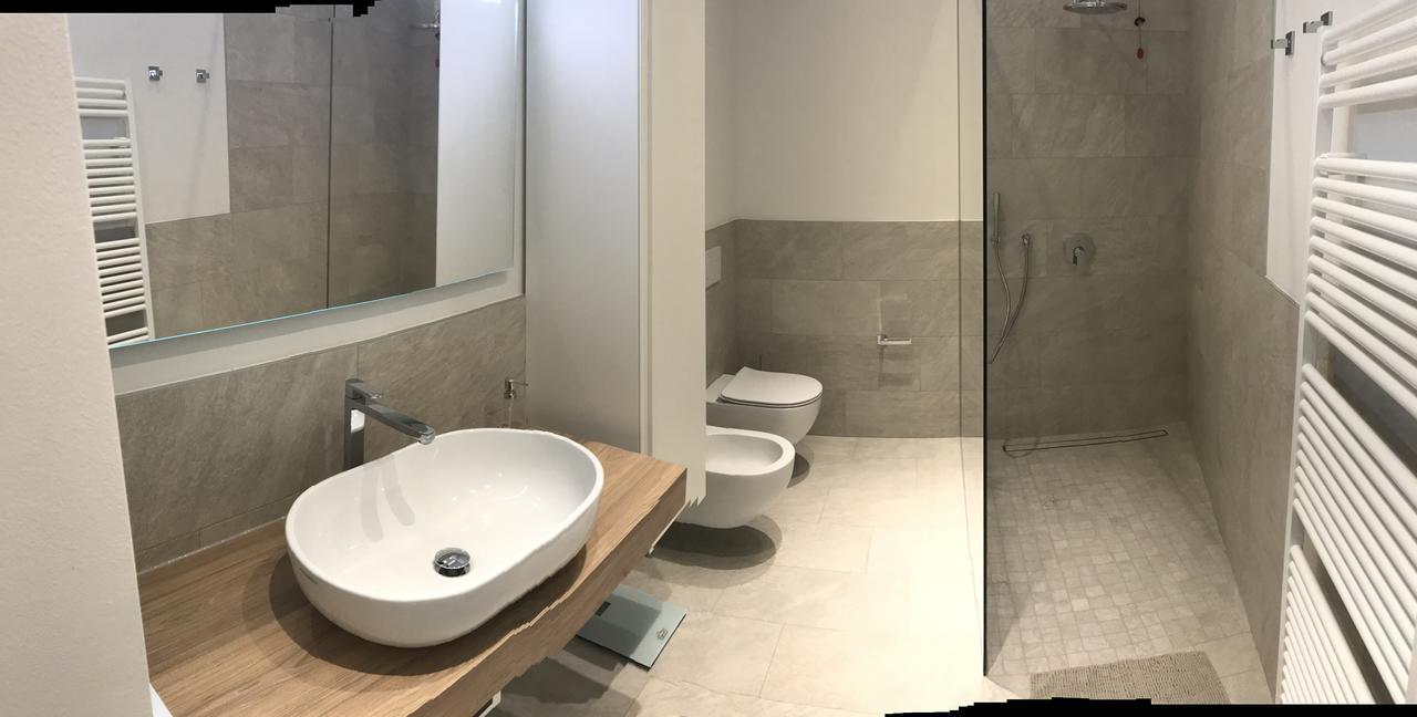 Suite La Castellana Torri Del Benaco Bagian luar foto