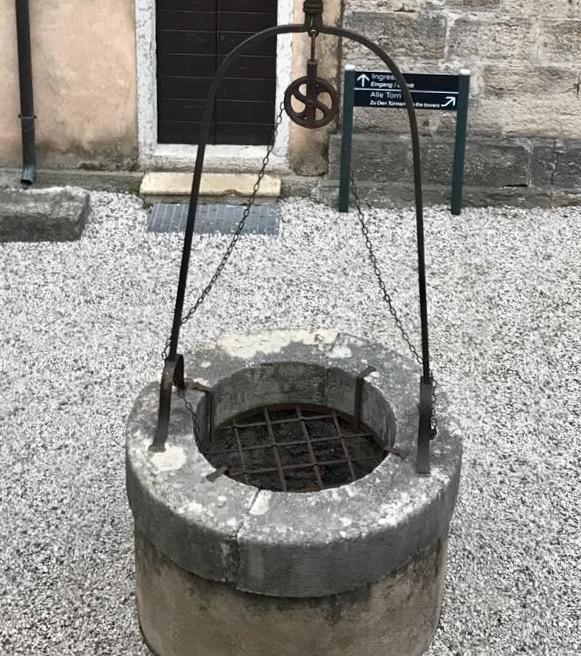 Suite La Castellana Torri Del Benaco Bagian luar foto
