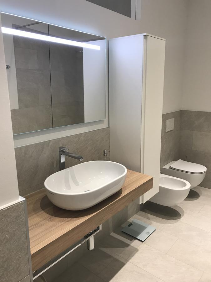Suite La Castellana Torri Del Benaco Bagian luar foto