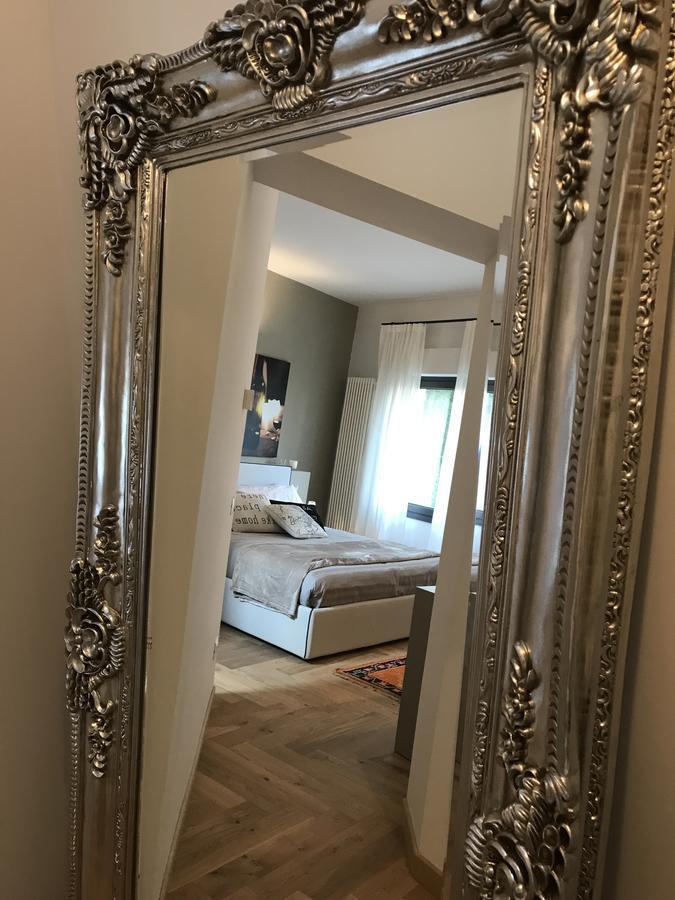 Suite La Castellana Torri Del Benaco Bagian luar foto